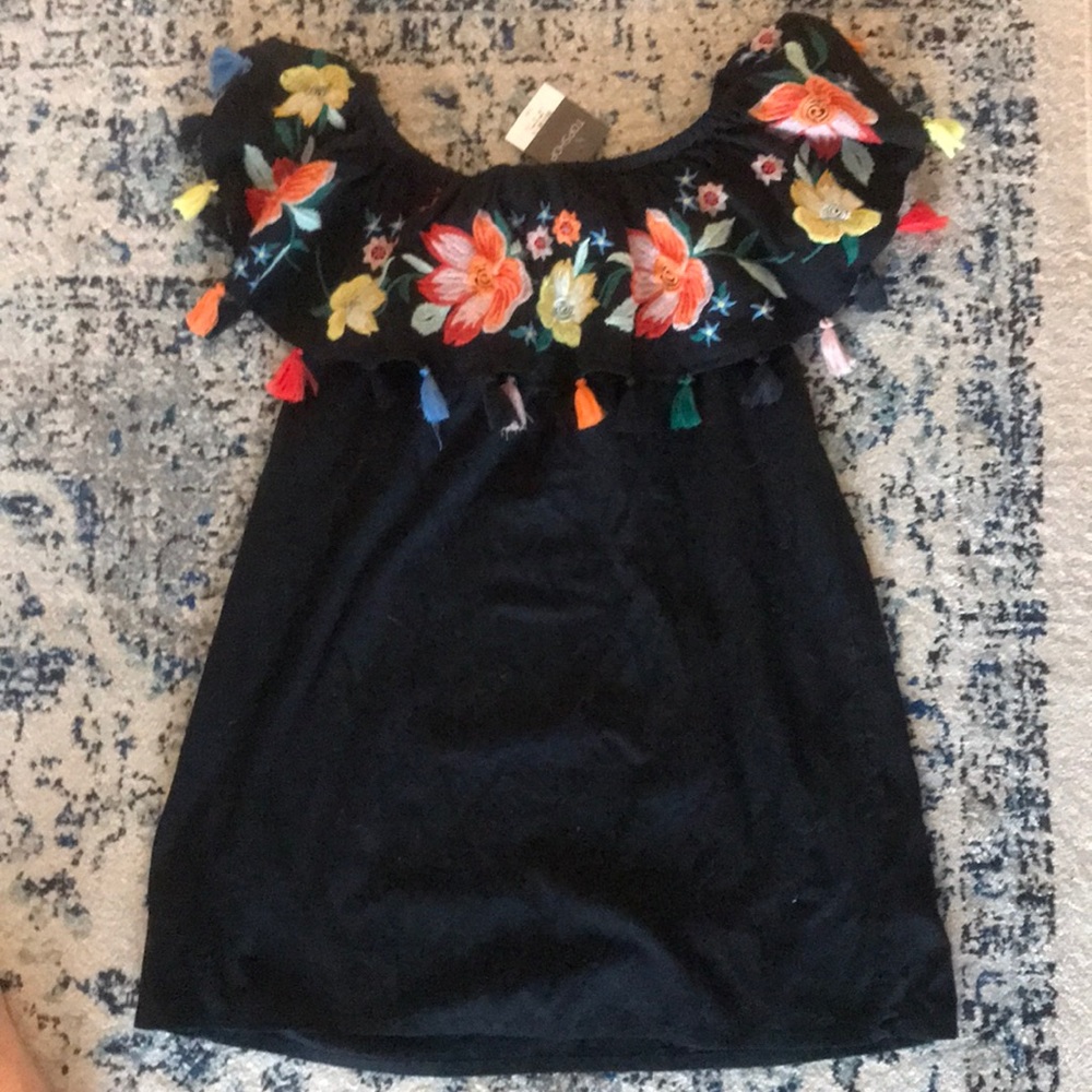 Topshop Off the Shoulder fun dress!